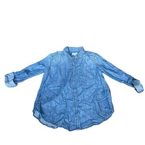 American Eagle Relaxed Boyfriend Fit Chambray Shirt Size XS Denim 100% Lyocell